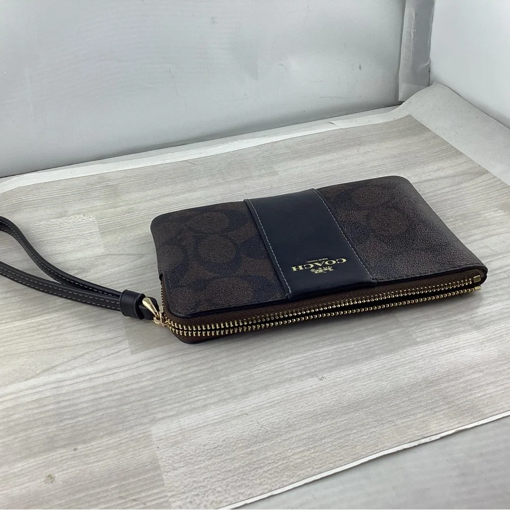Coach elegant wristlet